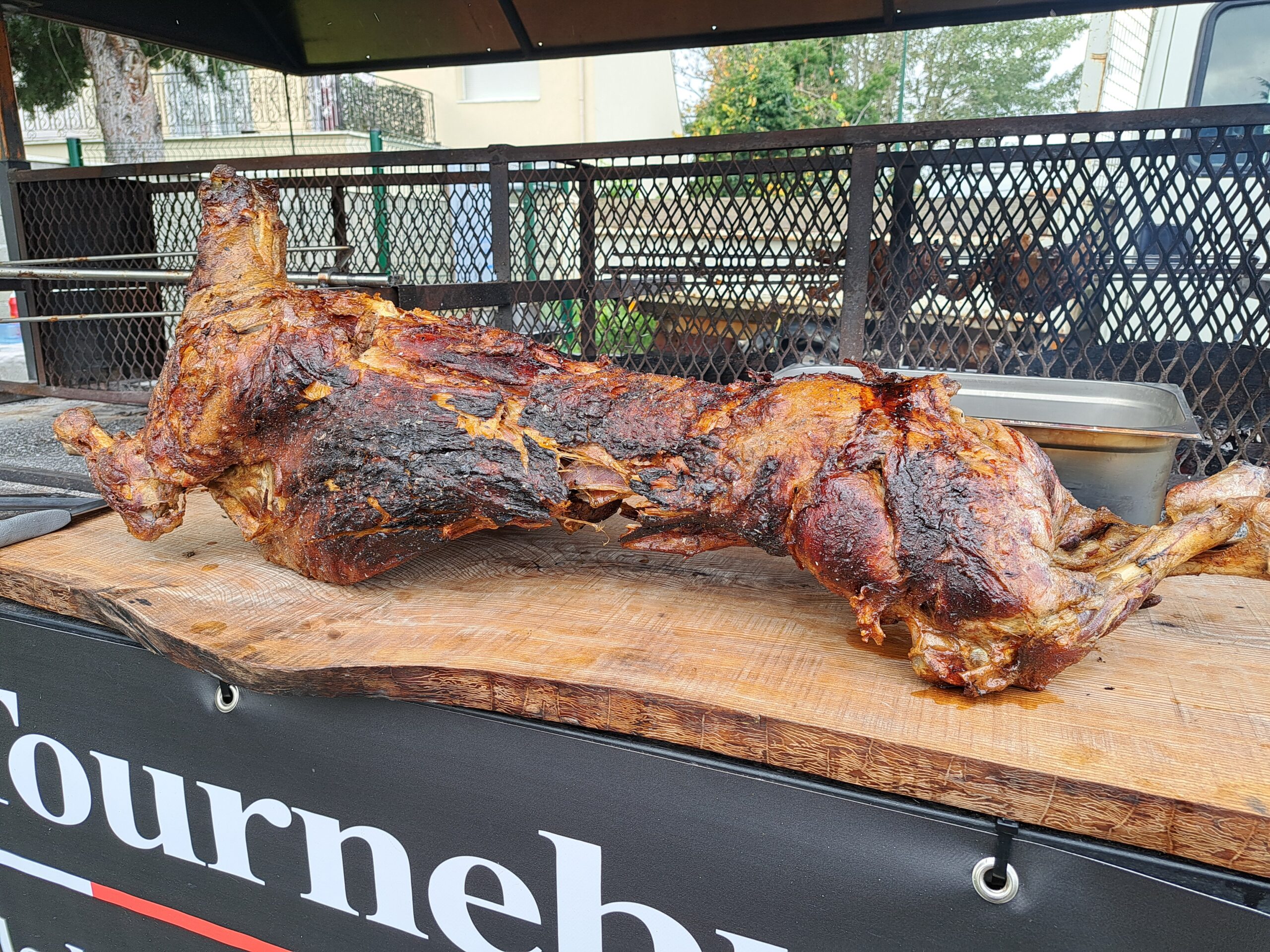 agneau à la broche méchoui